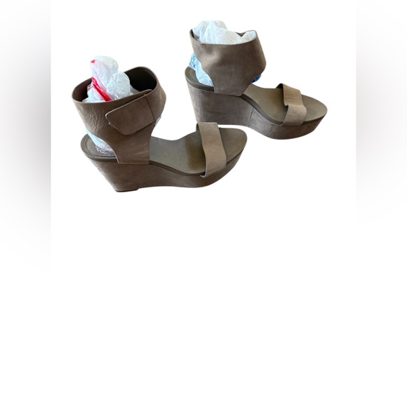 Vince Camuto Size 9 - Picture 2 of 4